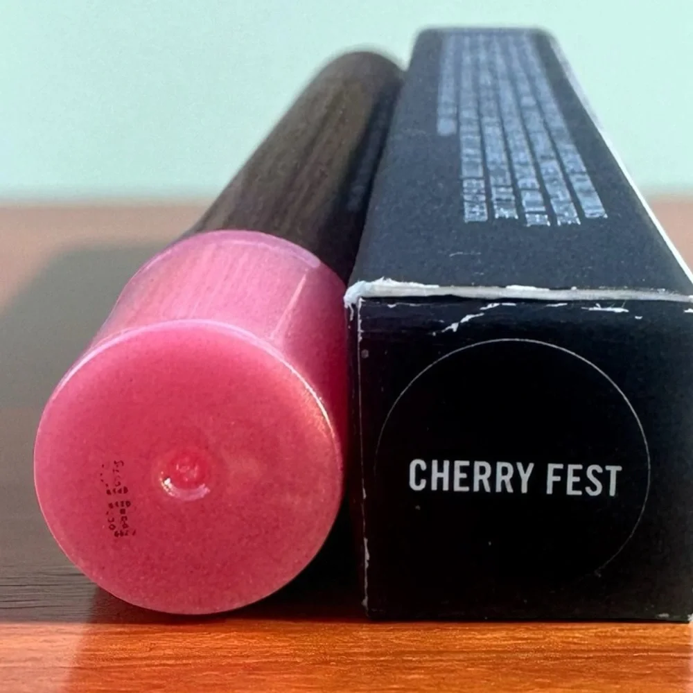 MAC CHERRY FEST Sheen Supreme Lipglass. LIMITED EDITION. NEW IN BOX.